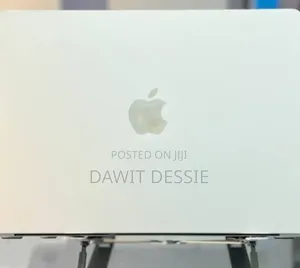 New Laptop Apple MacBook Air 2025 M4 13-Inch 16GB Apple M4 SSD 256GB