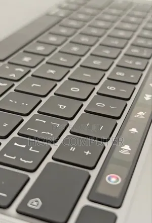 Photo - New Laptop Apple MacBook Pro 2020 M1 8GB Apple M1 SSD 256GB