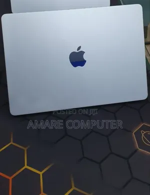 Photo - New Laptop Apple MacBook Air 2025 M4 13-Inch 16GB Apple M4 SSD 256GB