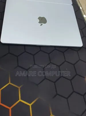 New Laptop Apple MacBook Air 2025 M4 13-Inch 16GB Apple M4 SSD 256GB