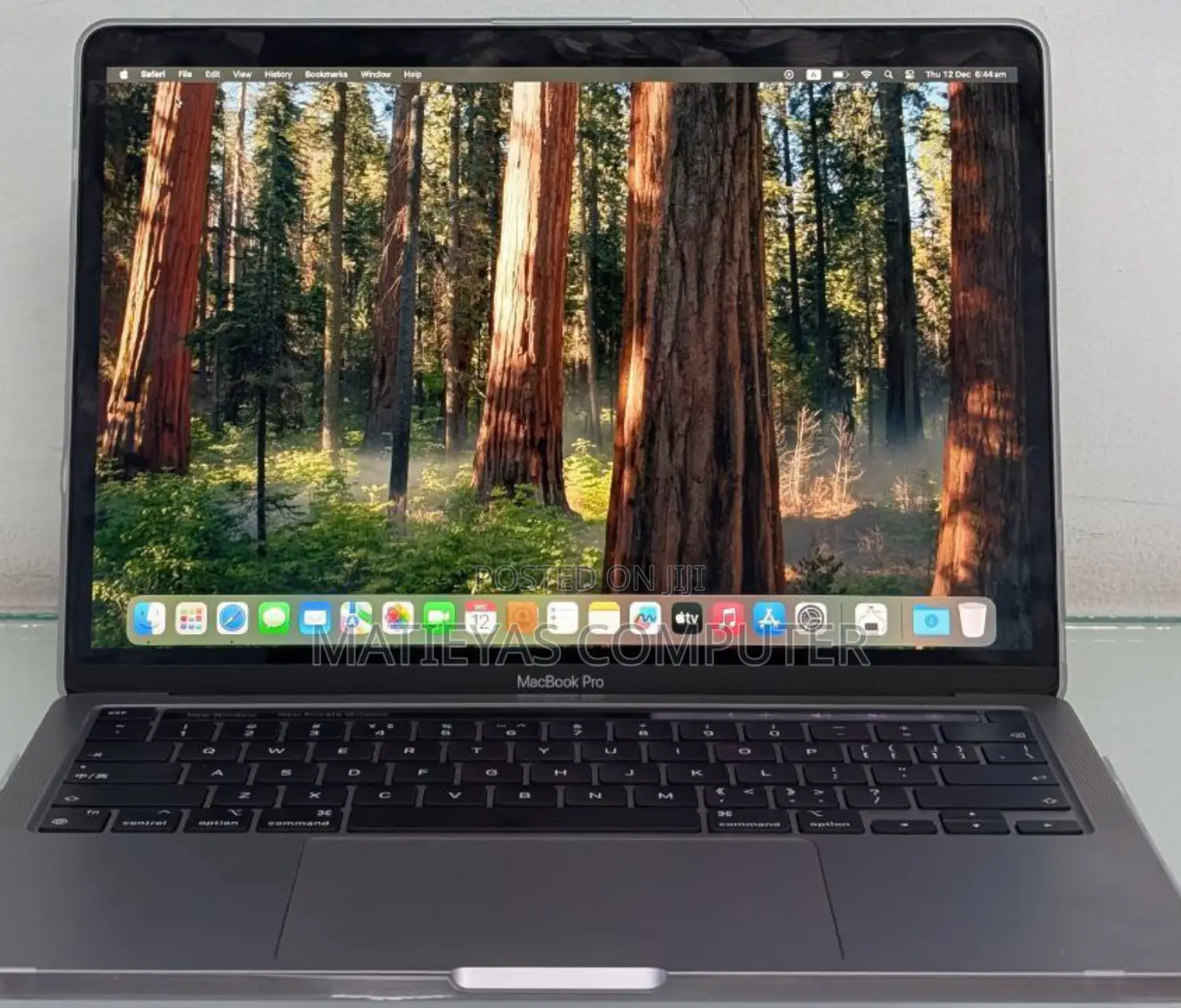 New Laptop Apple MacBook Pro 2020 M1 8GB Apple M1 SSD 256GB