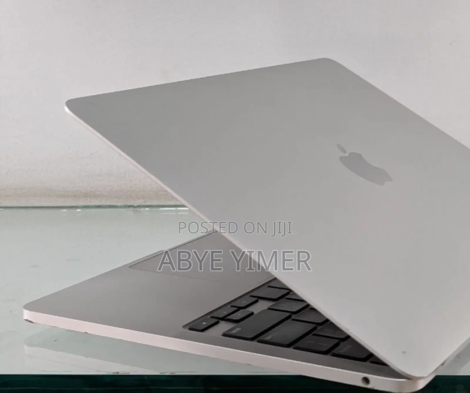 New Laptop Apple MacBook Air 2022 M2 8GB Intel Core M SSD 256GB