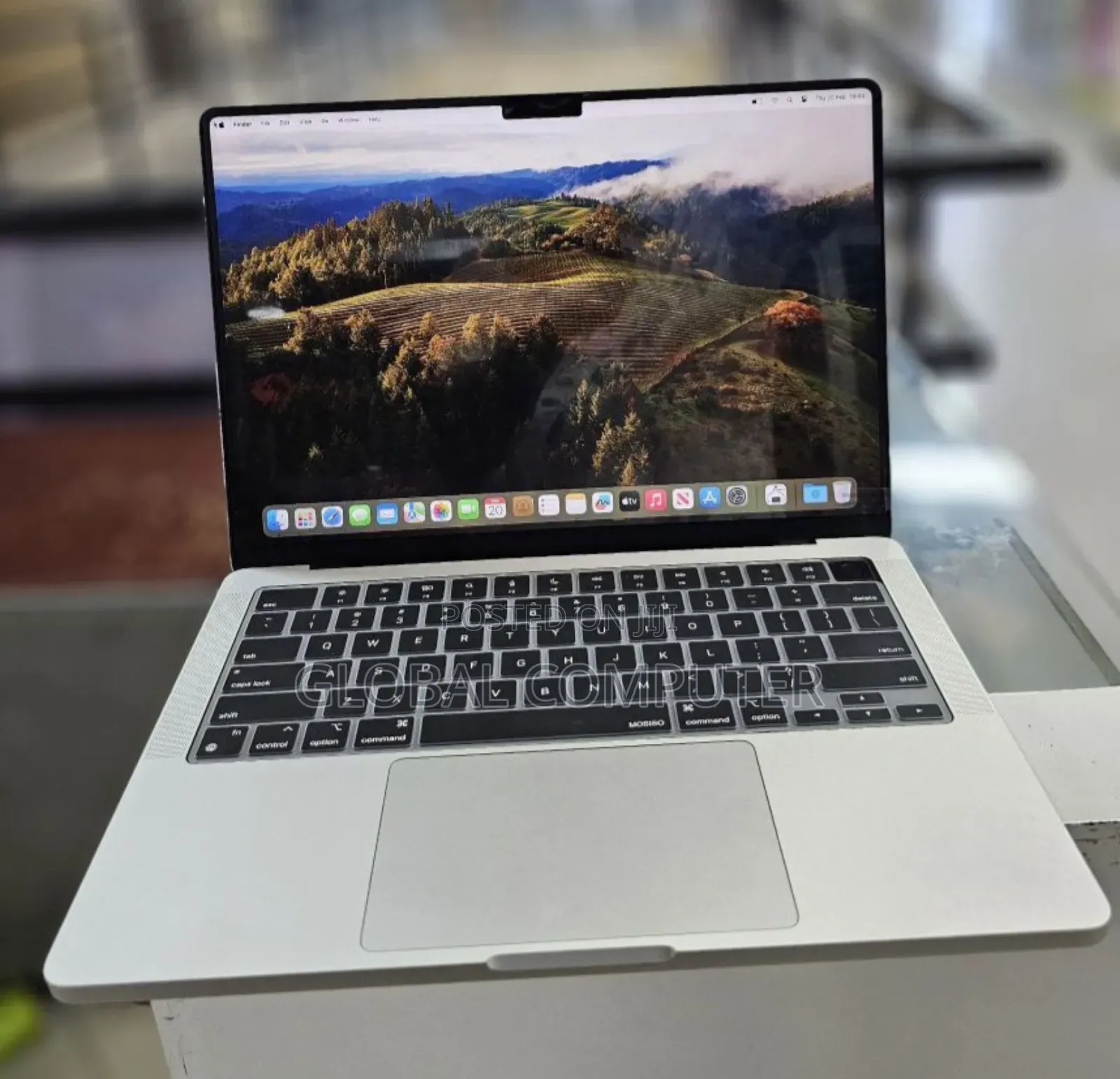 New Laptop Apple MacBook Pro 2023 M3 Max 14-Inch 8GB Apple M3 SSD 512GB