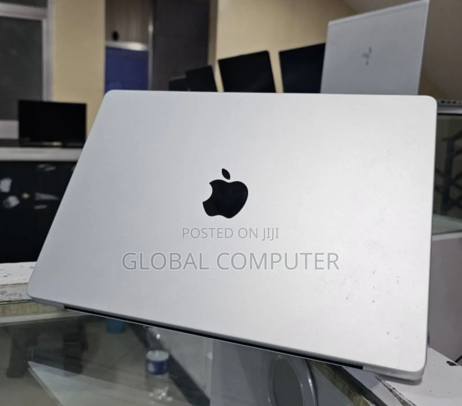 New Laptop Apple MacBook Pro 2023 M3 Max 14-Inch 8GB Apple M3 SSD 512GB