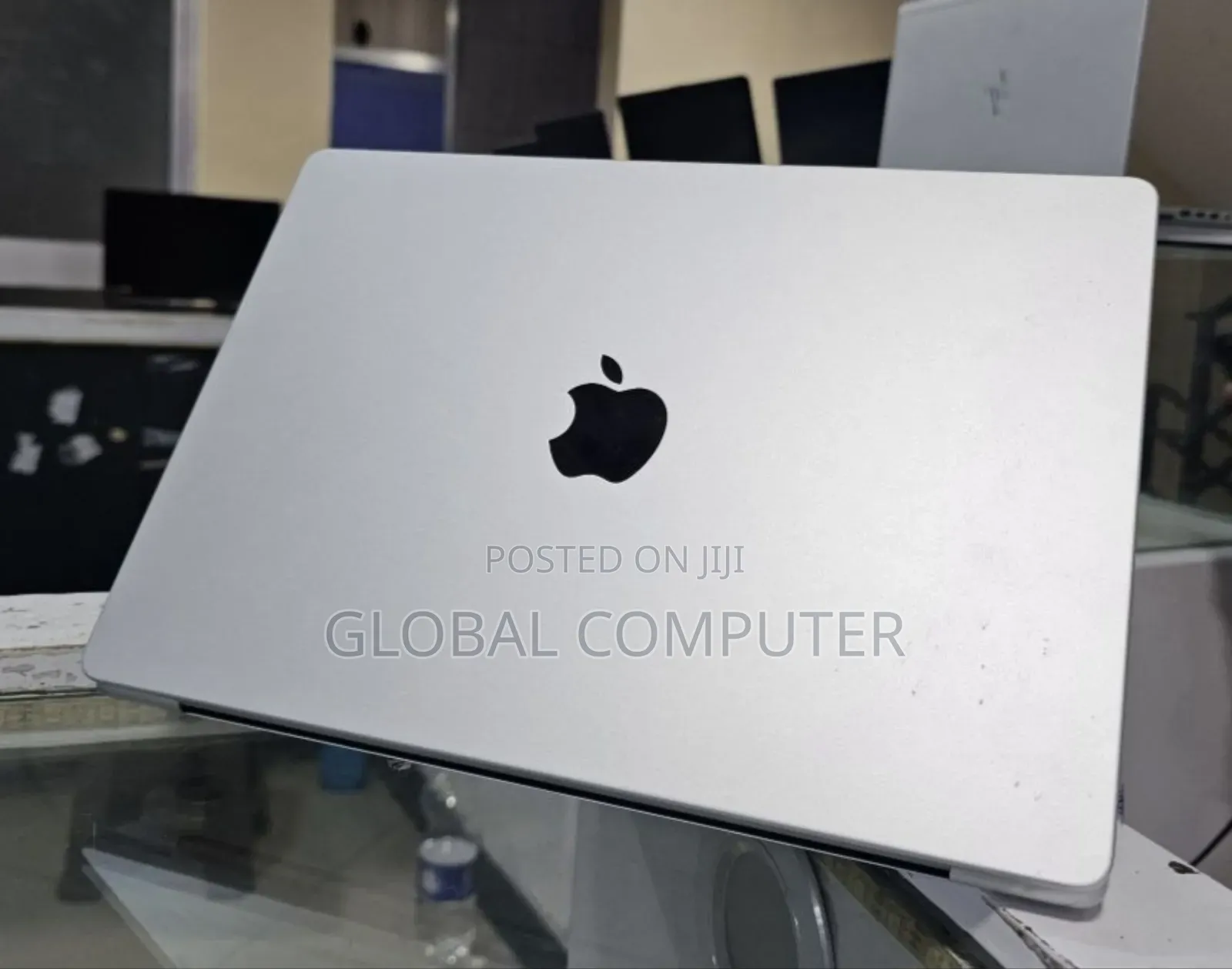 New Laptop Apple MacBook Pro 2023 M3 Max 14-Inch 8GB Apple M3 SSD 512GB