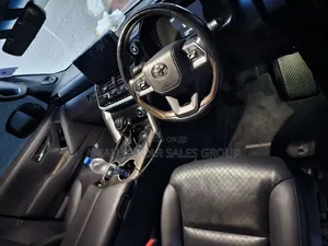 Toyota Land Cruiser 2022 Black