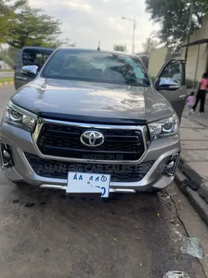 Toyota Hilux 2019 Gray