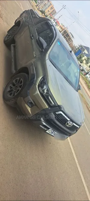 Toyota Hilux 2020 Gray