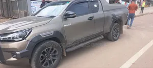 Toyota Hilux 2020 Gray