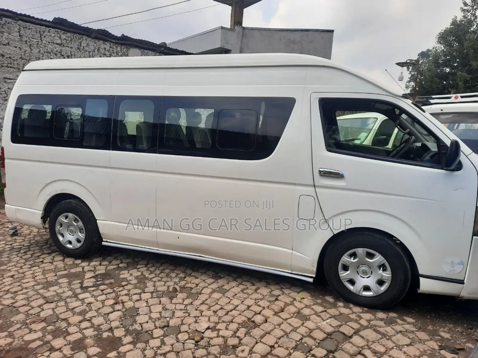 Toyota HiAce 2016 White