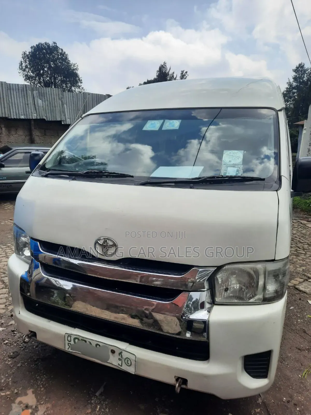 Toyota HiAce 2016 White