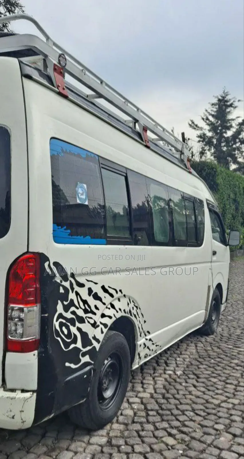 Toyota HiAce 2012 White