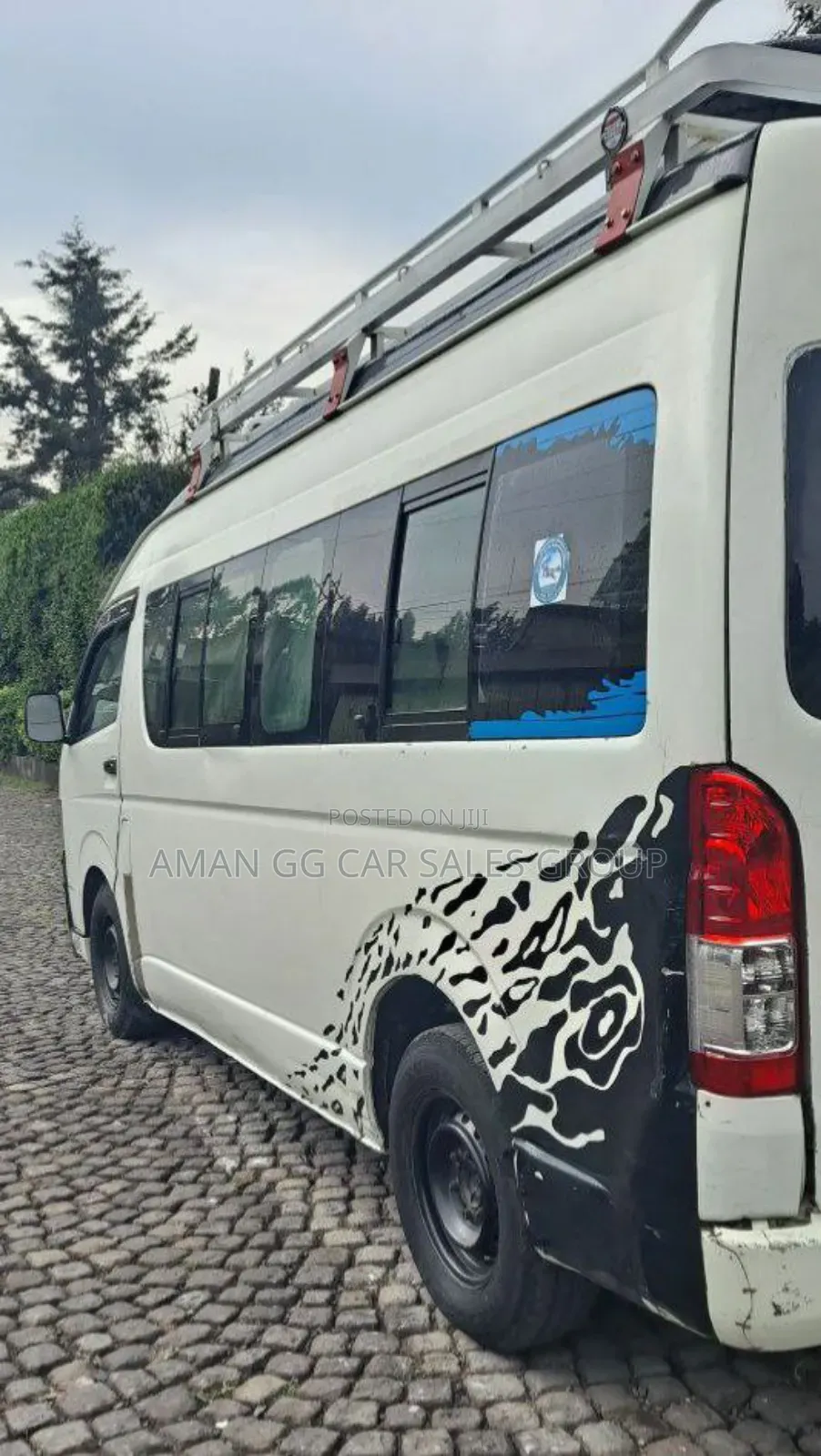 Toyota HiAce 2012 White