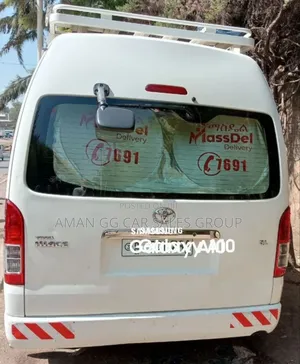 Toyota HiAce 2018 White