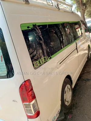 Toyota HiAce 2018 White