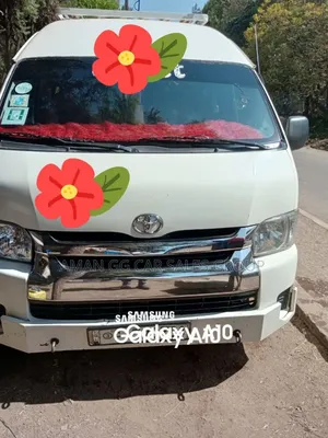 Toyota HiAce 2018 White