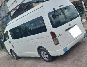 Photo - Toyota HiAce 2016 White