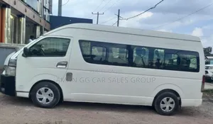 Toyota HiAce 2016 White