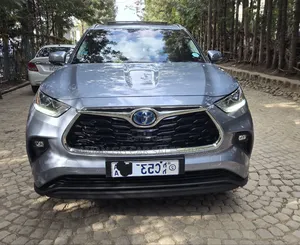 Toyota Highlander Hybrid 2024 Gray
