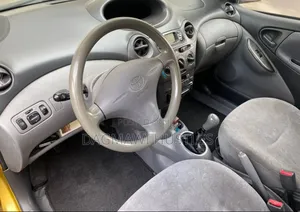 Toyota Yaris 1.0 1999 Yellow