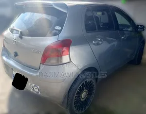 Toyota Yaris 1.0 VVT-i 2008 Gray