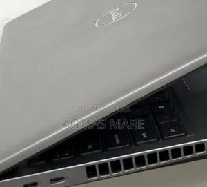 New Laptop Dell Precision 15 3520 32GB Intel Core I7 SSD 512GB