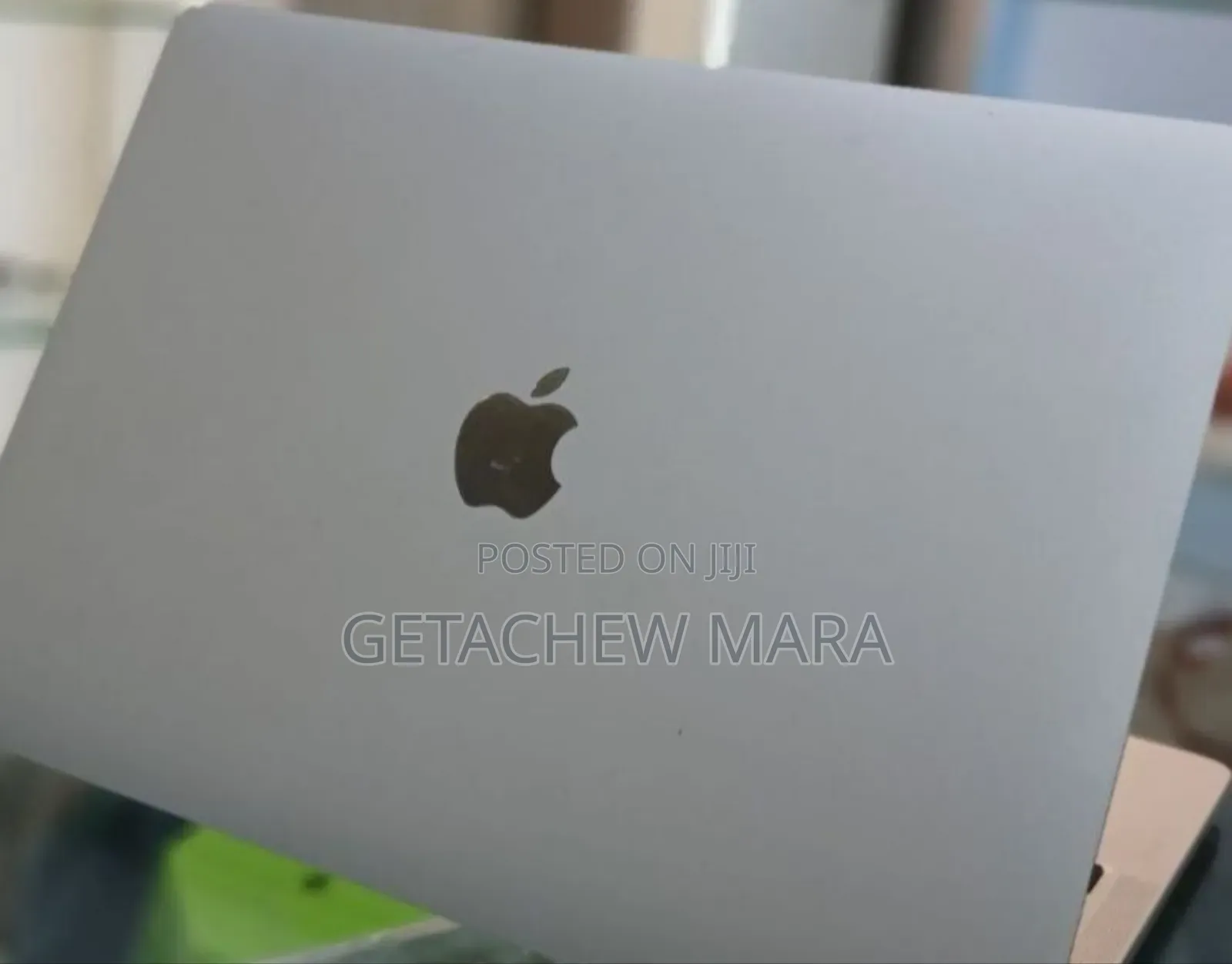 New Laptop Apple MacBook 2020 8GB Apple M2 SSD 256GB