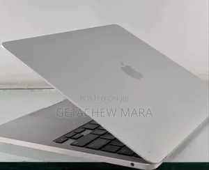 New Laptop Apple MacBook 2020 8GB Apple M2 SSD 256GB