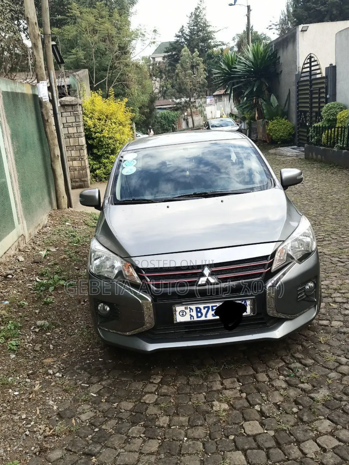 Mitsubishi Attrage 2021 Silver