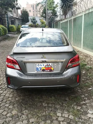 Mitsubishi Attrage 2021 Silver