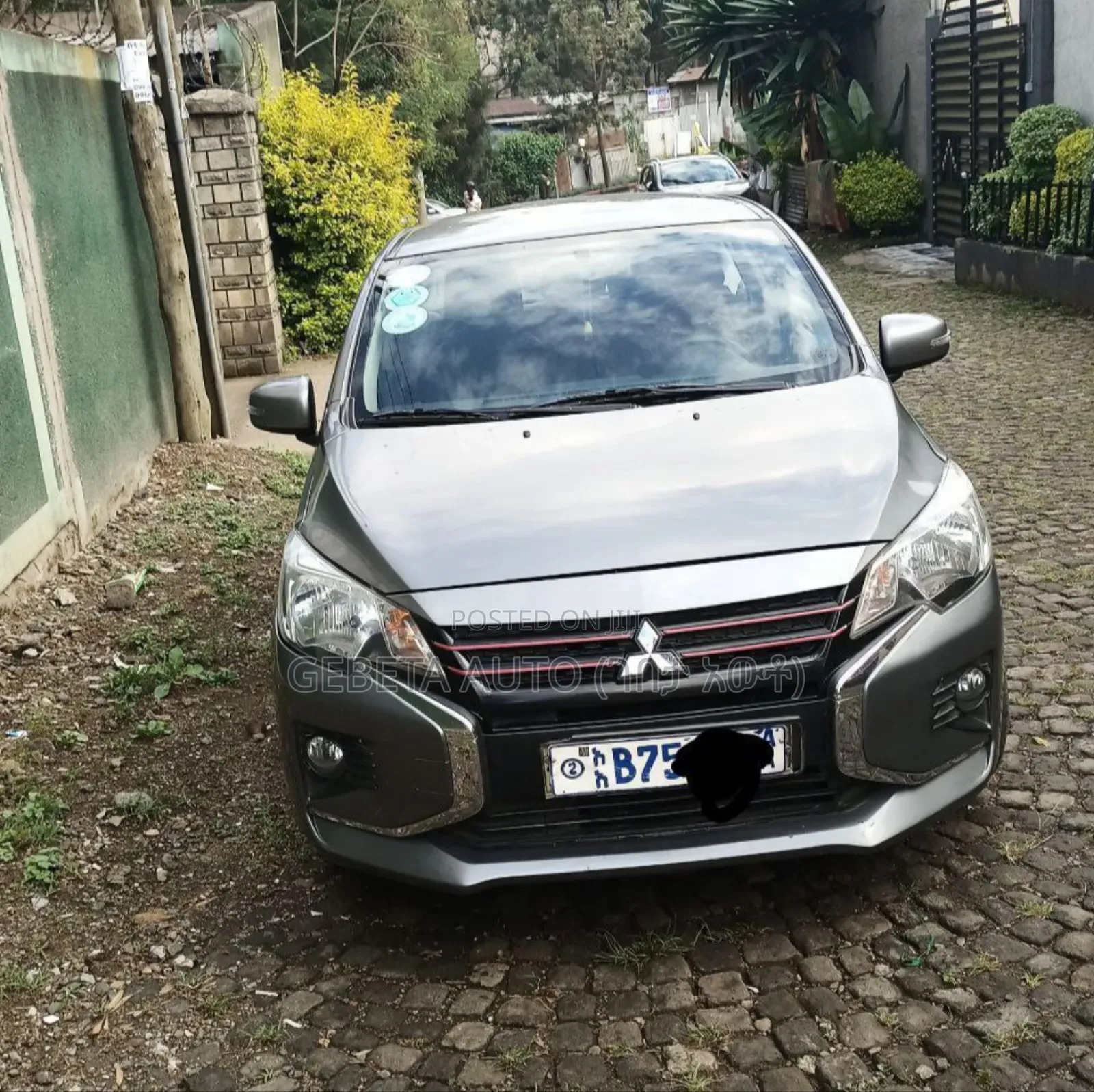 Mitsubishi Attrage 2021 Silver