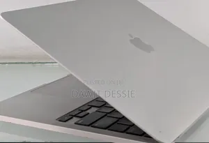 Photo - New Laptop Apple MacBook Air 2022 M2 8GB Apple M2 SSD 256GB