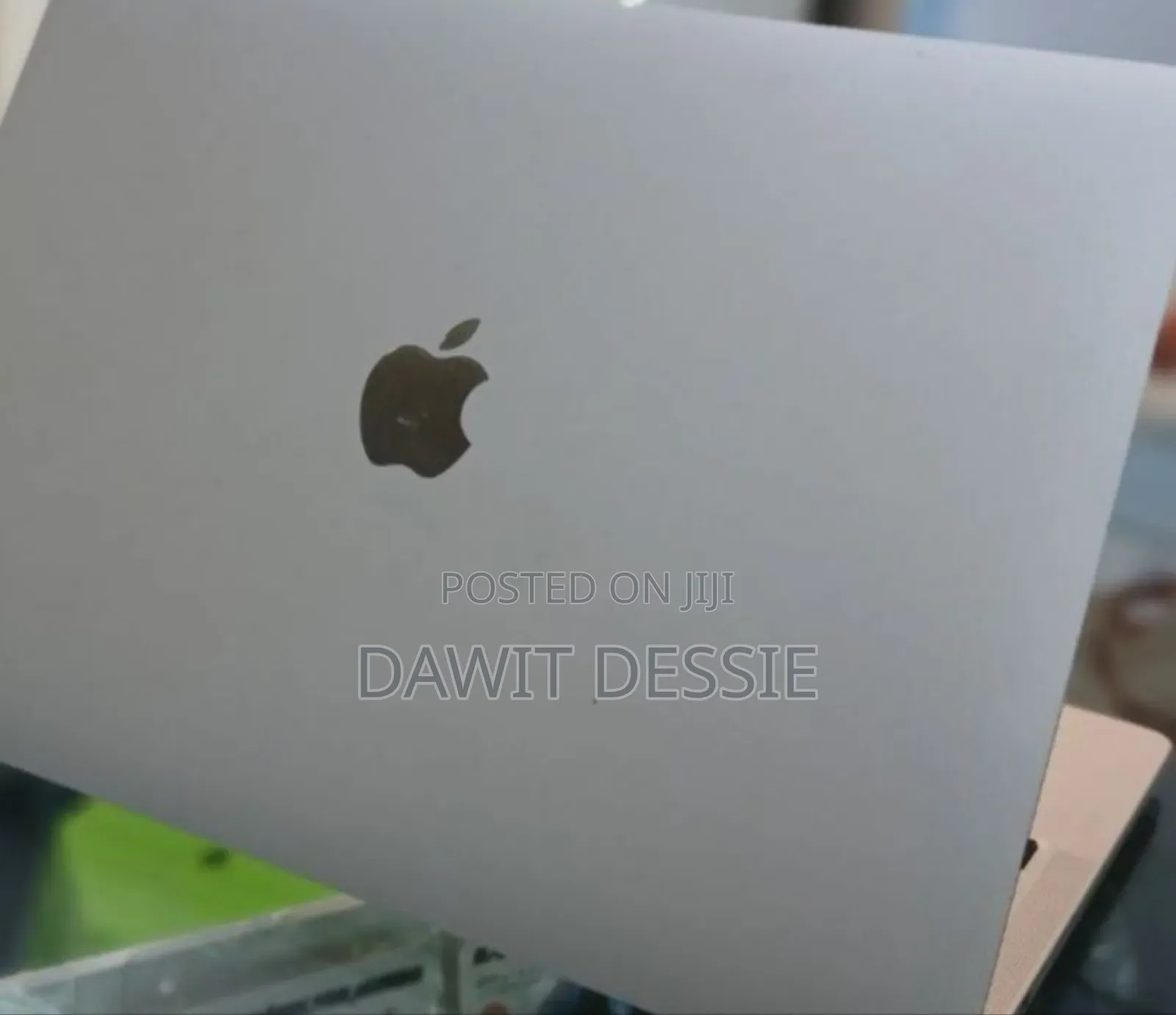 New Laptop Apple MacBook Air 2022 M2 8GB Apple M2 SSD 256GB