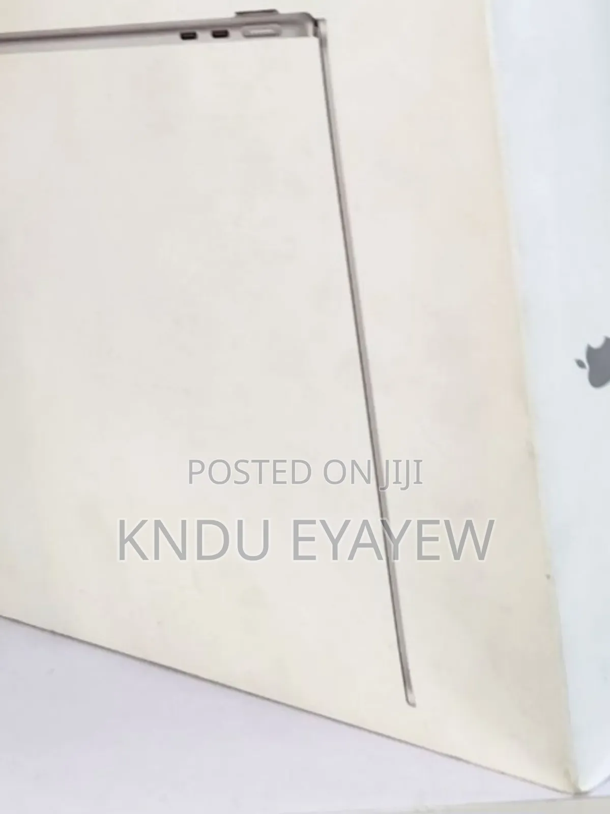 New Laptop Apple MacBook Air 2025 M4 13-Inch 16GB Apple M4 SSD 256GB