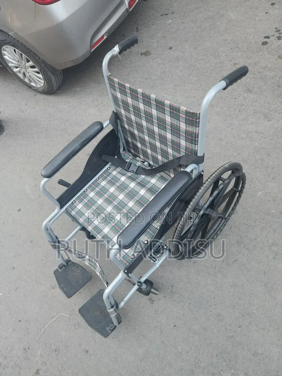 Belted With Cotten Seat Wheelchair轟然wheelchair揹著wheelchair晤算wheelchair