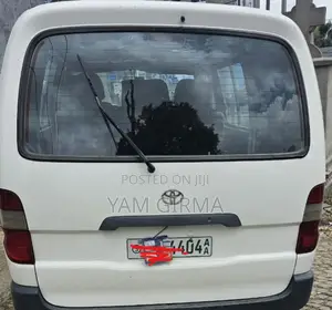 Toyota HiAce 2006 White
