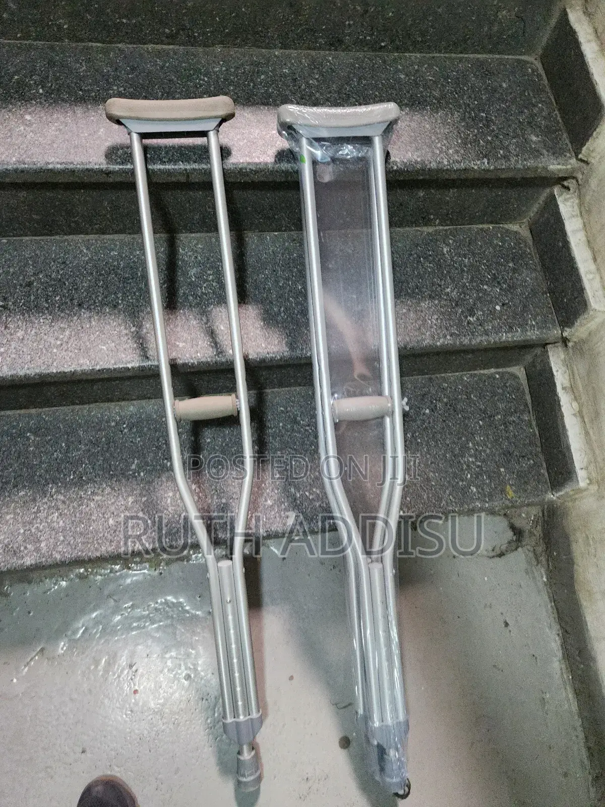 Axillary Bilateral Crutches較為crutches𣋡我pair Crutches朱諾crutches