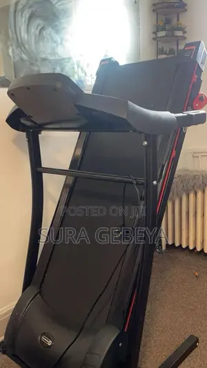 ለአስተማማኝነት እና ለአፈጻጸም የተገነባው ይህ ትሬድሚል