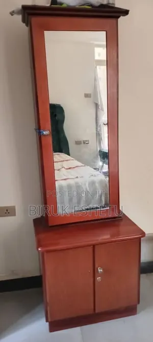 Photo - Bed Room Shirs