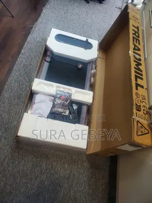 ዘመናዊ የመሮጫ ማሽን Reebok Jet300 Series የሚባል Reebok ድርጅት ያመረተዉ መሮጫ ማሽን ነዉ