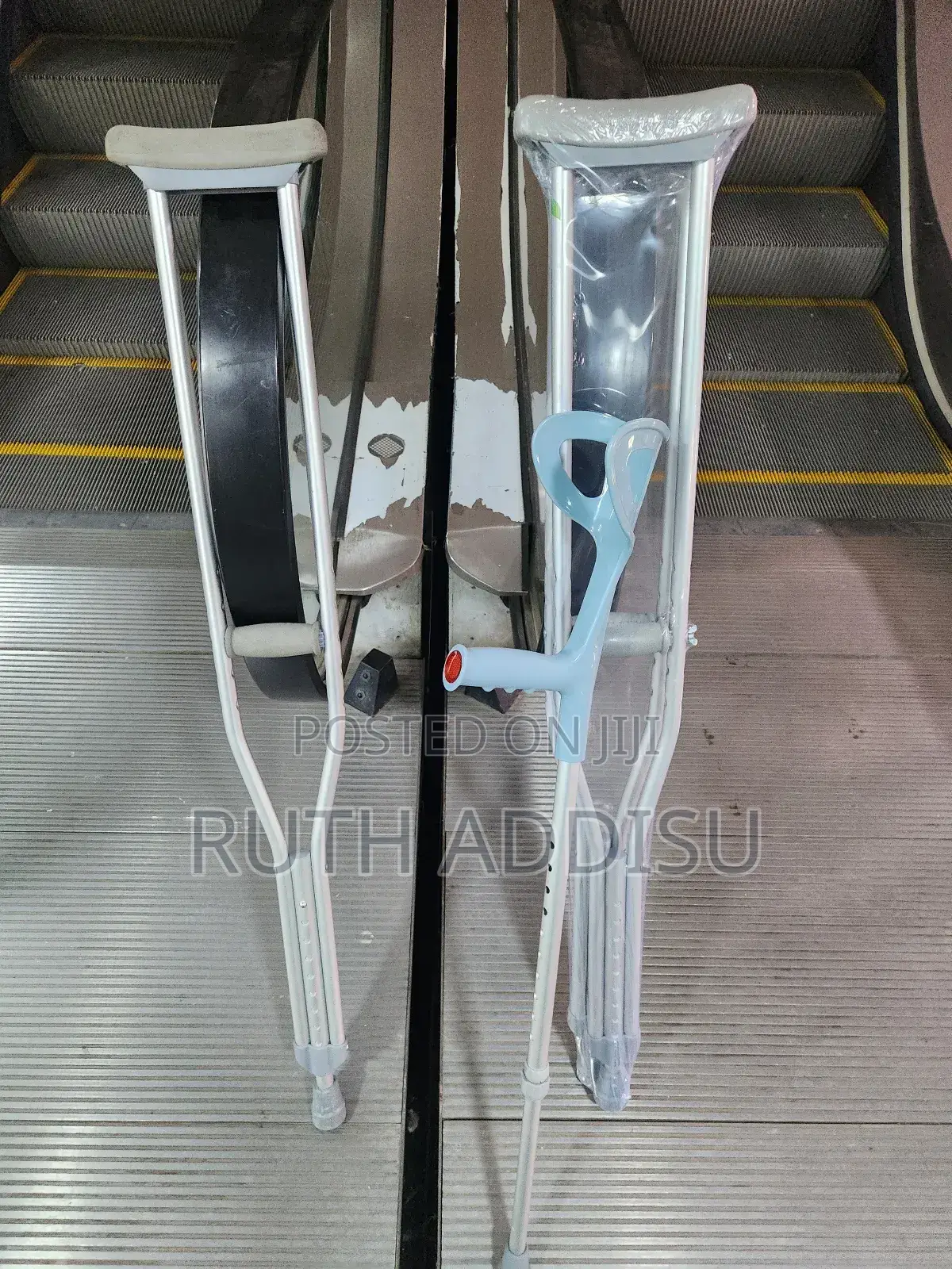 Axillary and Elbow Crutches簾你crutches朱諾axillary Bilateral Crutches New