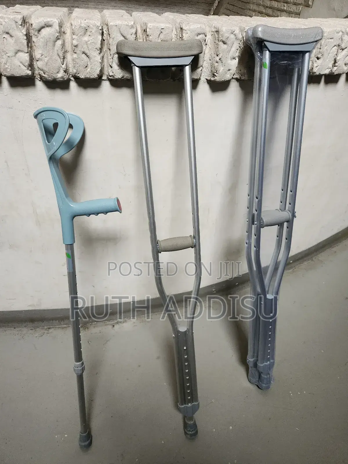 Axillary Bilateral Crutches朱裏axillary Bilateral Crutches轟隆crutches New