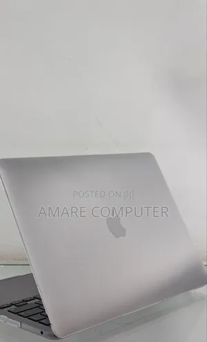 New Laptop Apple MacBook Pro 2020 M1 8GB Apple M1 Pro SSD 256GB