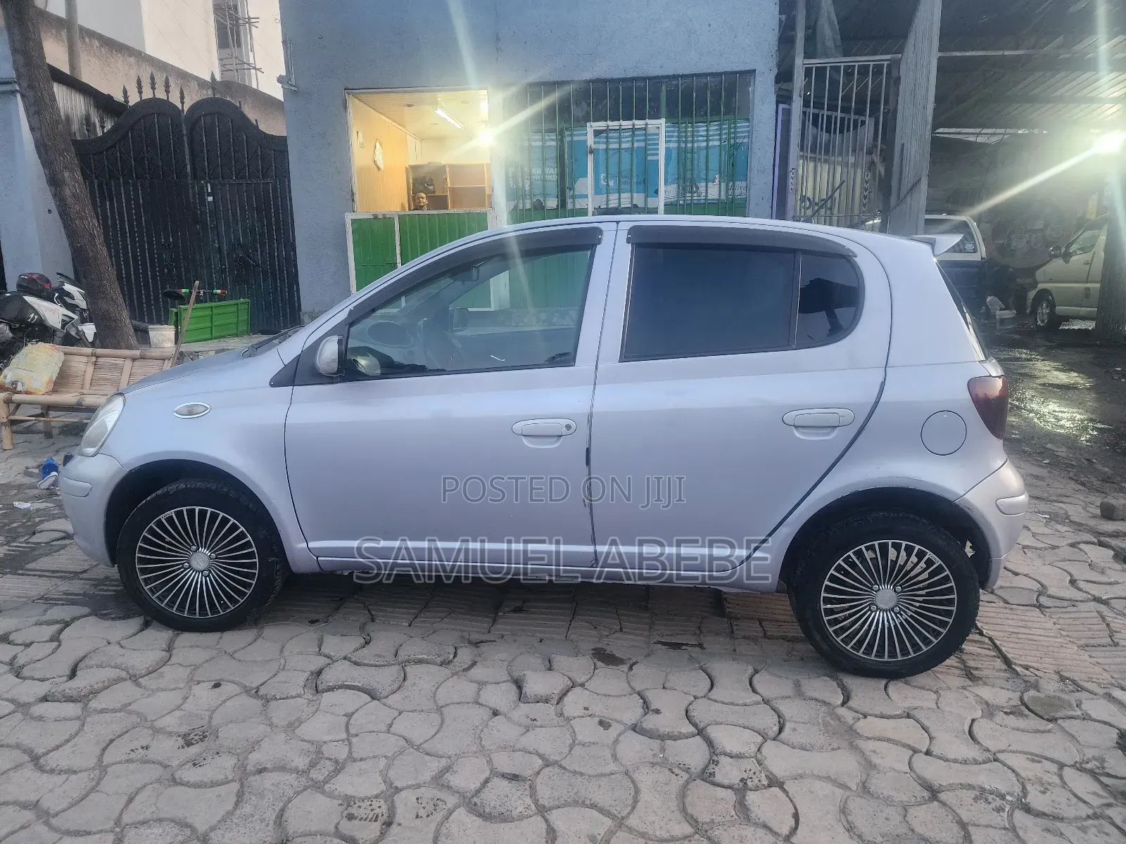 Toyota Vitz 1.0 FWD 5dr 2004 Purple