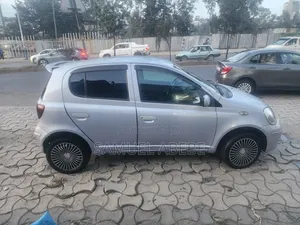 Toyota Vitz 1.0 FWD 5dr 2004 Purple