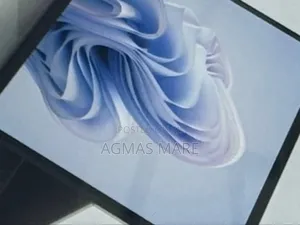 New Microsoft Surface Laptop 2 16GB Intel Core I7 SSHD (Hybrid) 512GB