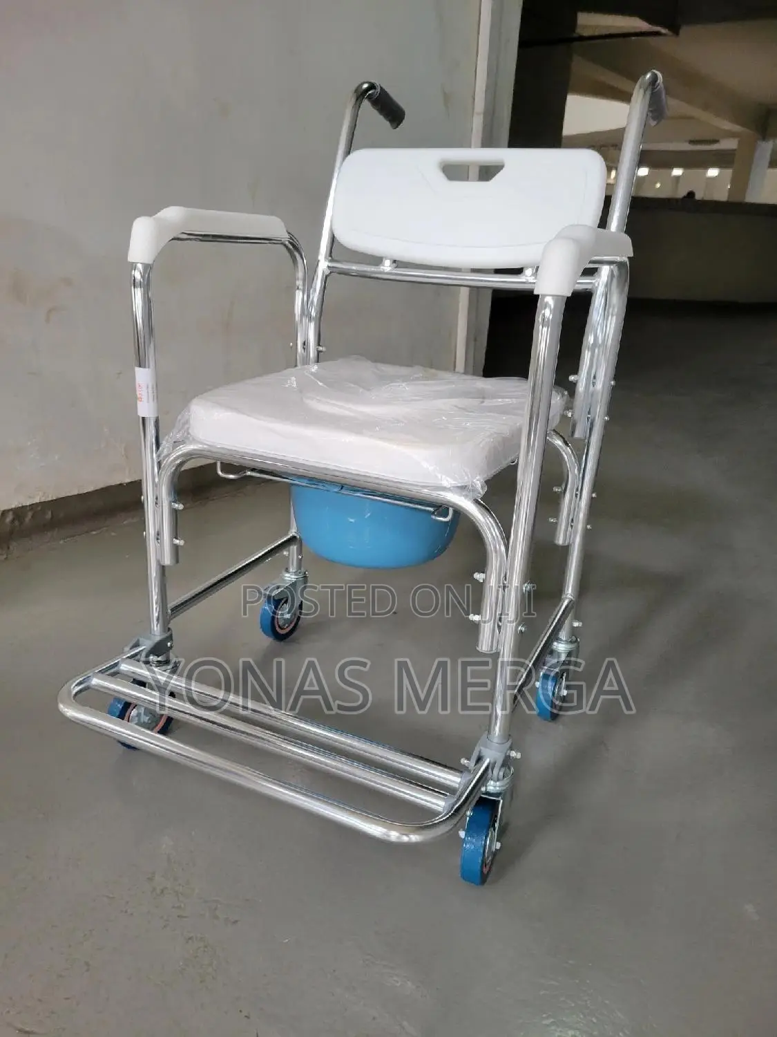 Folding Legs -3 in 1 - Chair喵哺with Built-in Toilet邪囗commode Wheelchair