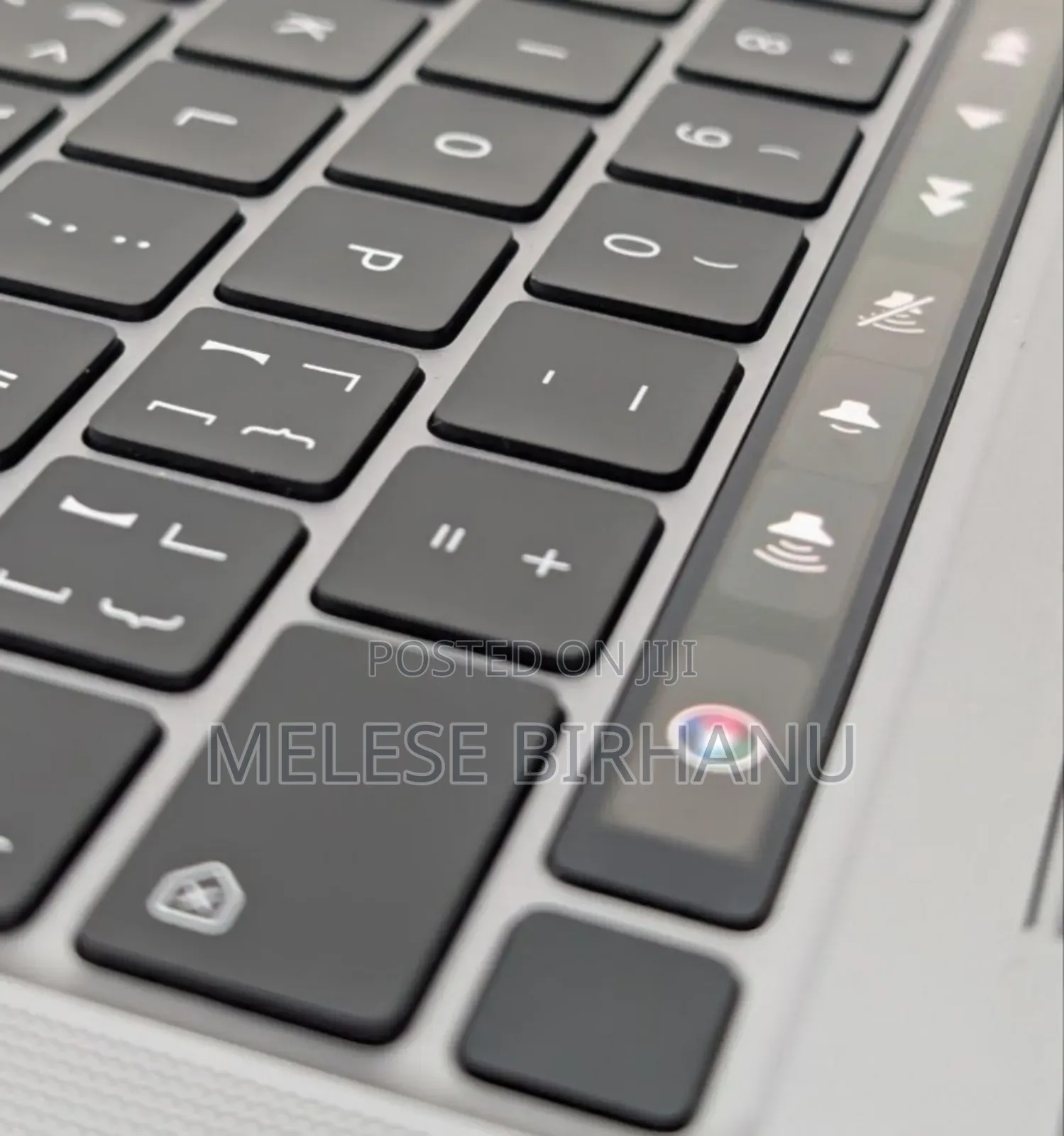 New Laptop Apple MacBook Pro 2022 M2 8GB Apple M2 SSD 256GB