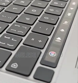 Photo - New Laptop Apple MacBook Pro 2022 M2 8GB Apple M2 SSD 256GB