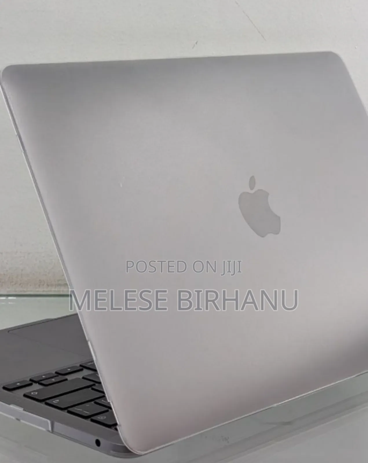 New Laptop Apple MacBook Pro 2022 M2 8GB Apple M2 SSD 256GB